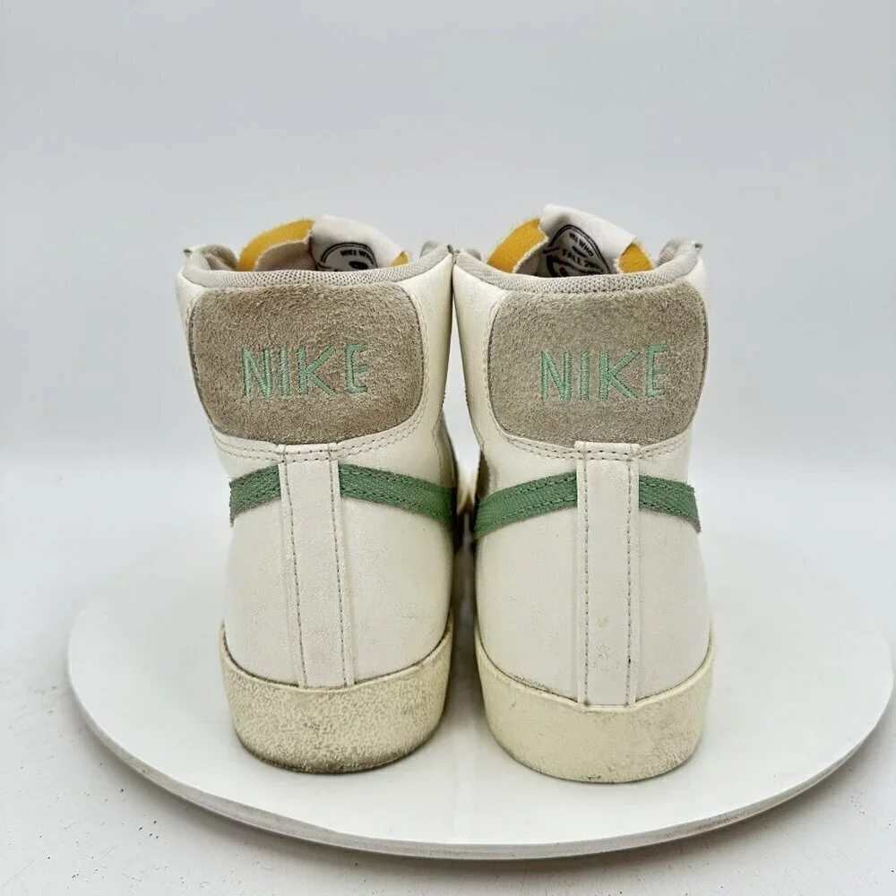Nike Blazer Mid 77 Men Size 10  DO9787 100 Green White Mid Top Training Shoes